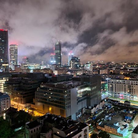 Platinum Towers Apartment With Parking By Renters Prestige Варшава Экстерьер фото