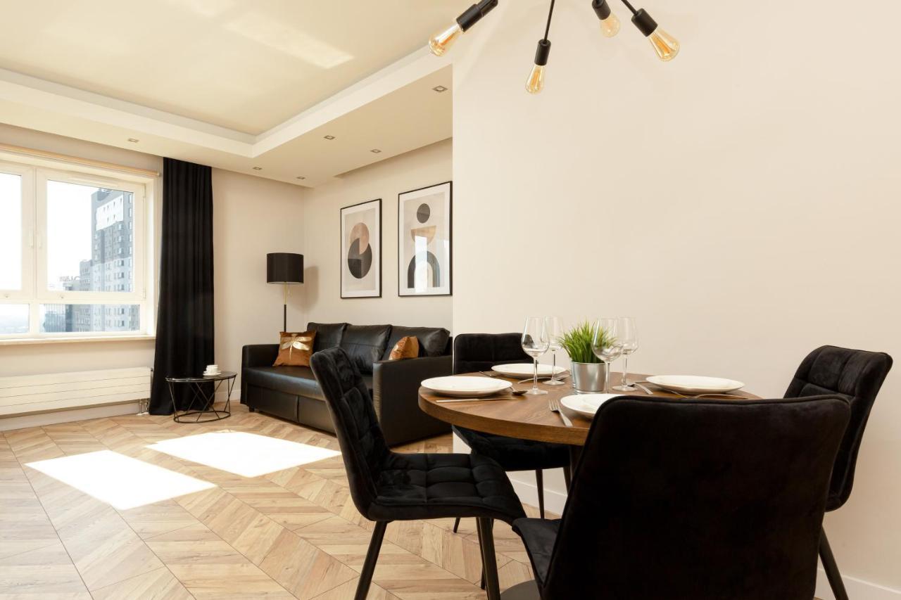 Platinum Towers Apartment With Parking By Renters Prestige Варшава Экстерьер фото
