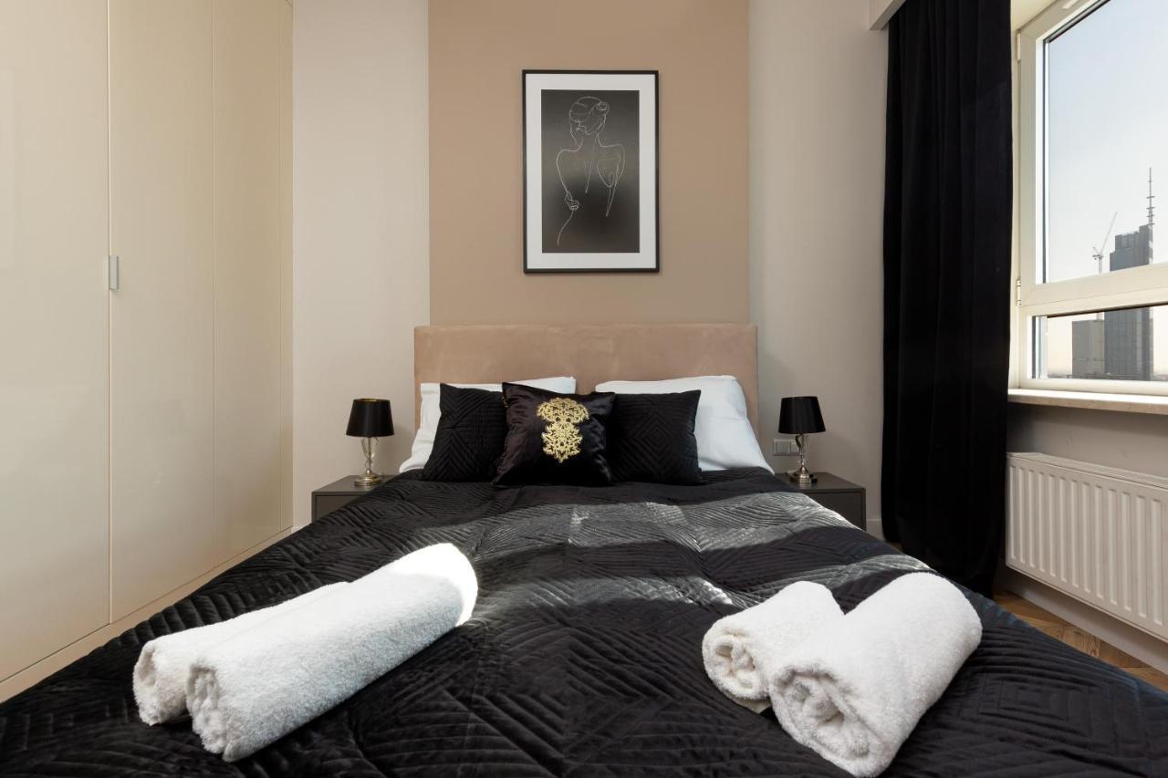 Platinum Towers Apartment With Parking By Renters Prestige Варшава Экстерьер фото
