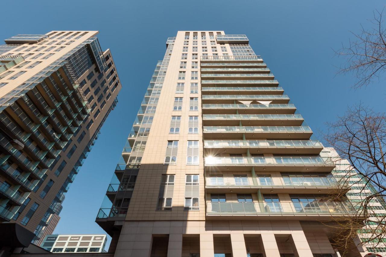 Platinum Towers Apartment With Parking By Renters Prestige Варшава Экстерьер фото